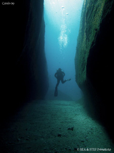 Bea in the canyon. Calanques de Cassis. Canon G10. by Bea & Stef Primatesta 